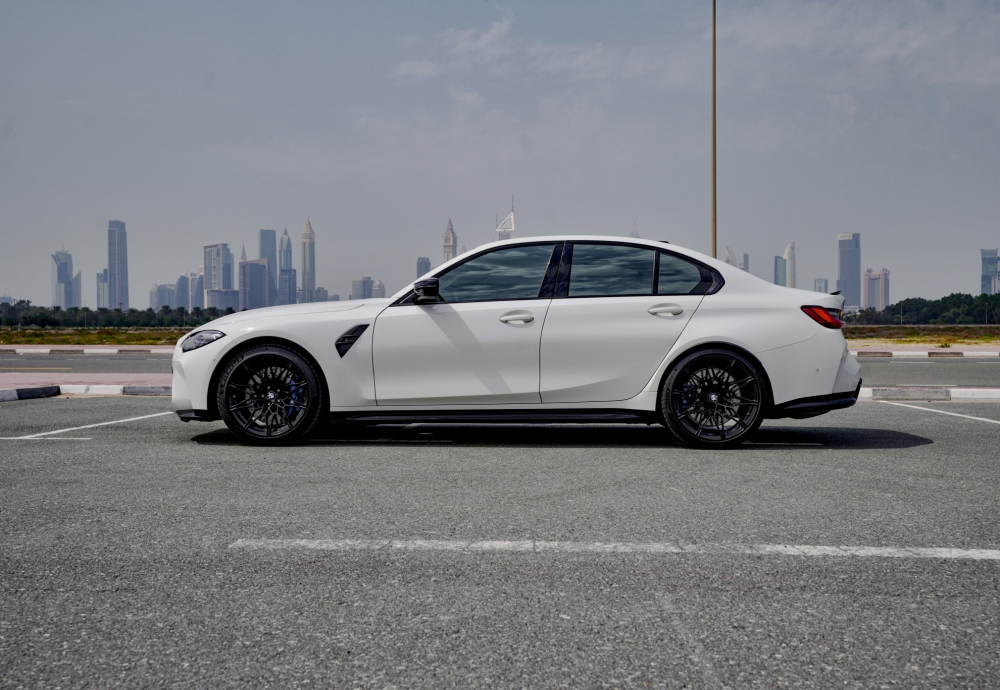 Weiß BMW M3-Wettbewerb 2024