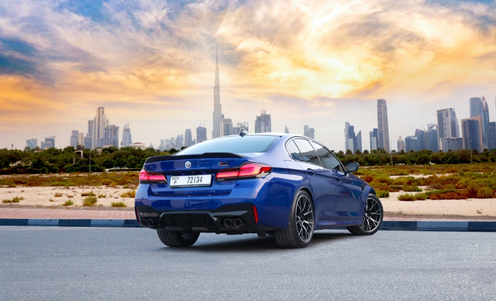 Blau BMW M5-Wettbewerb 2022