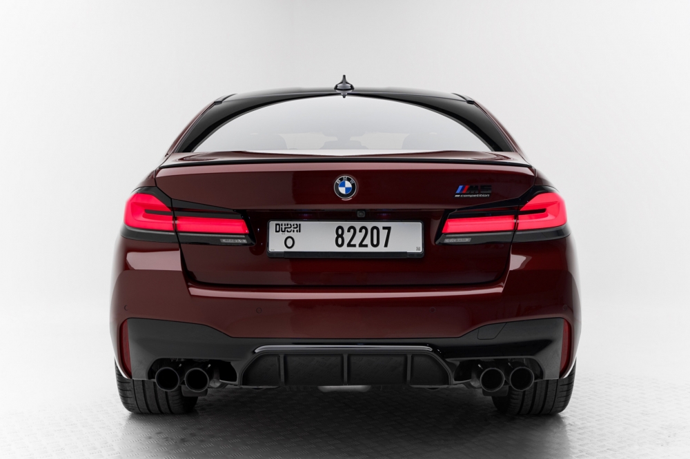 Rot BMW M5-Wettbewerb 2023