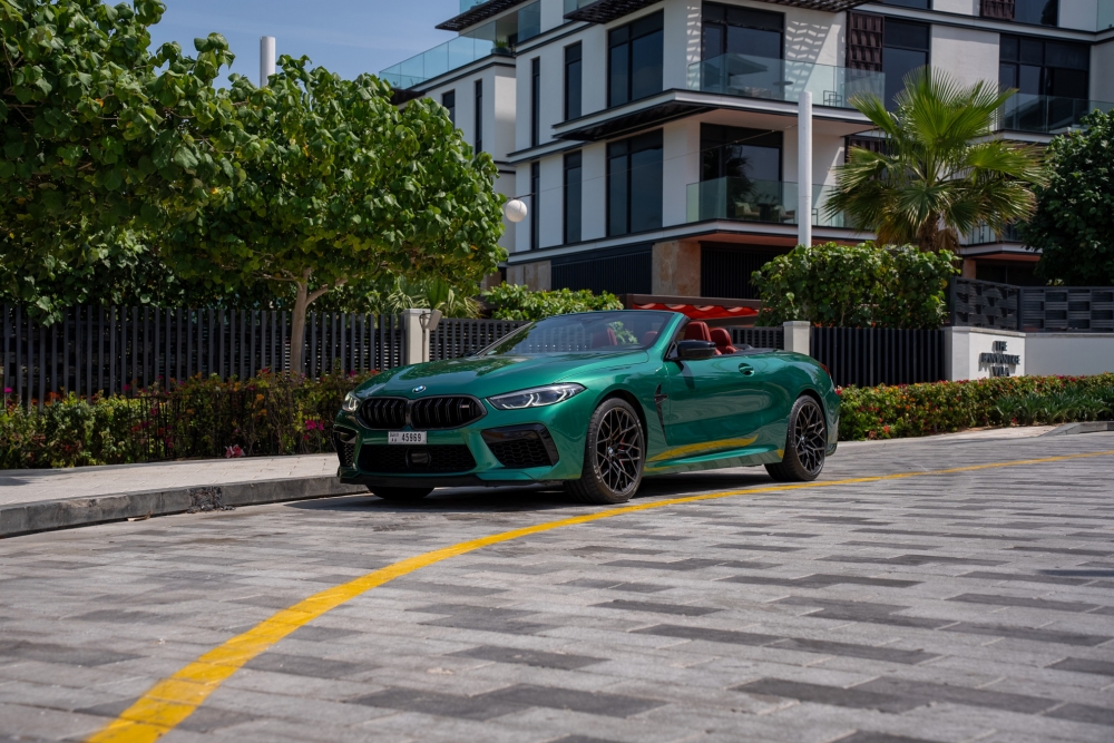 Yeşil BMW M8 Yarışması Cabrio 2022