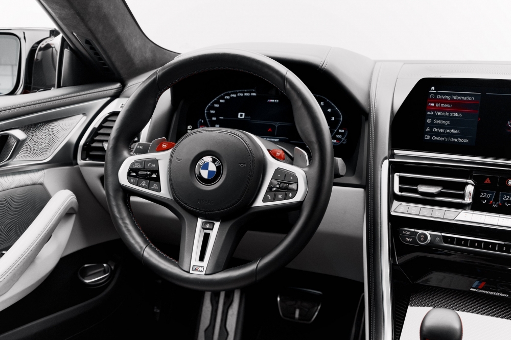 rojo BMW M8 Competición Gran Coupé 2020