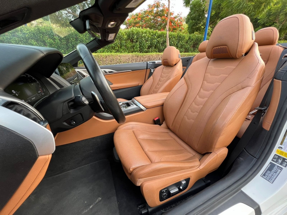 Weiß BMW M850i Cabrio 2021