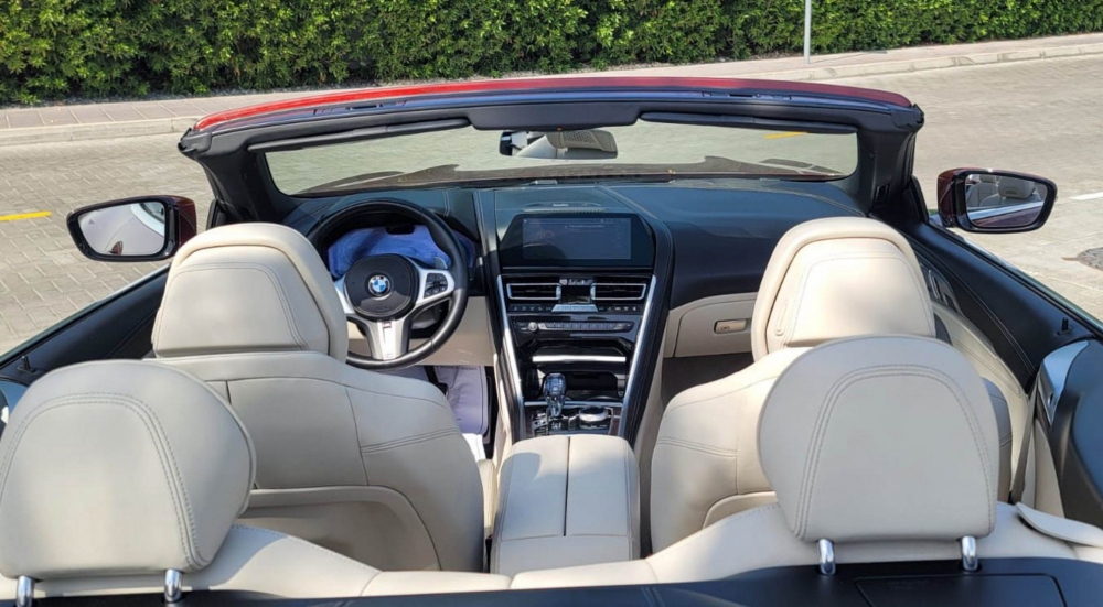 Rot BMW M850i Cabrio 2021