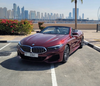 Rent BMW M850i decappottabile 2021