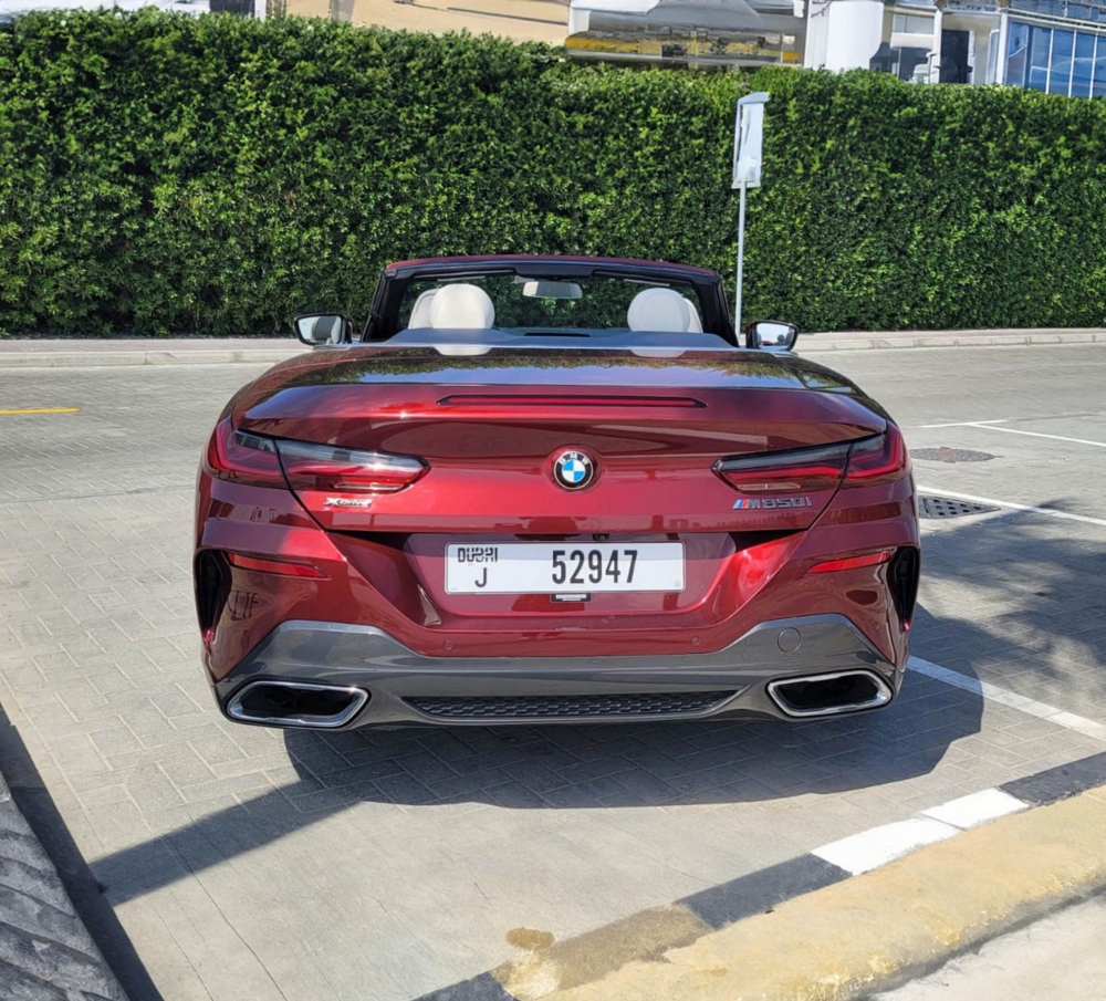 rood BMW M850i Cabrio 2021