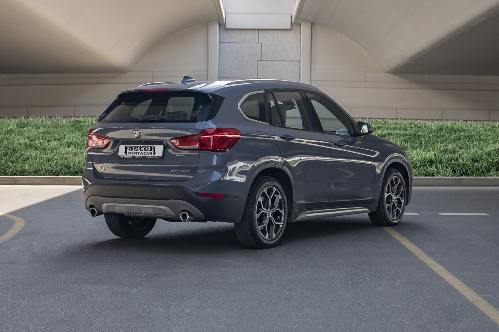 Dark Gray BMW X1 2021