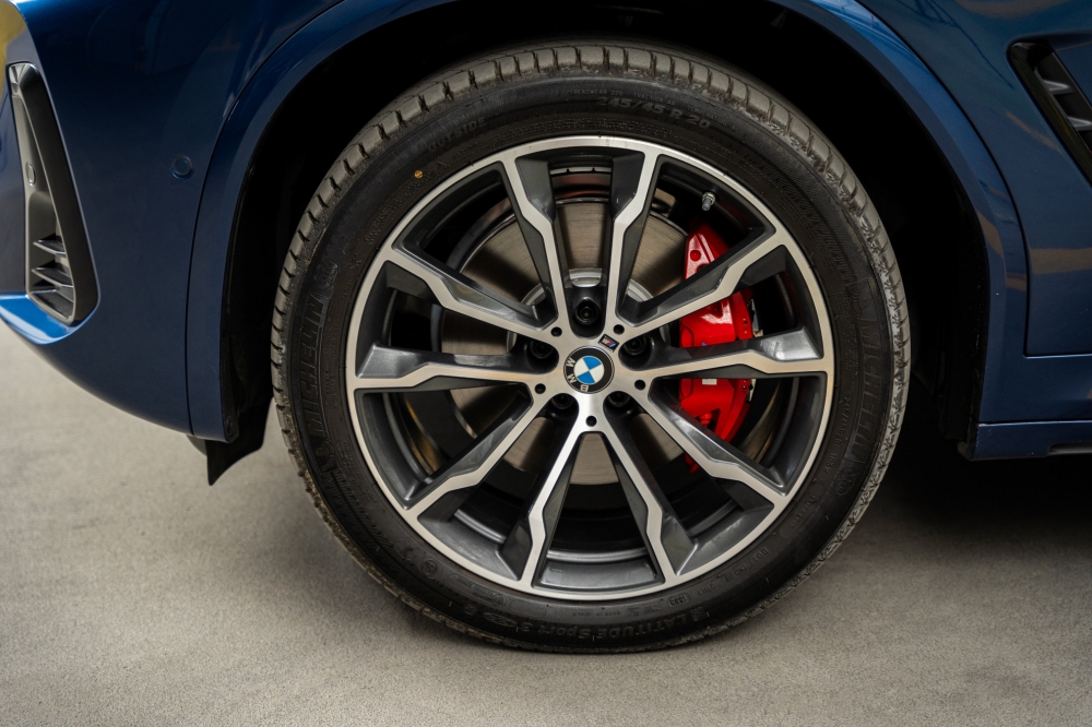 Mavi BMW X3 2024