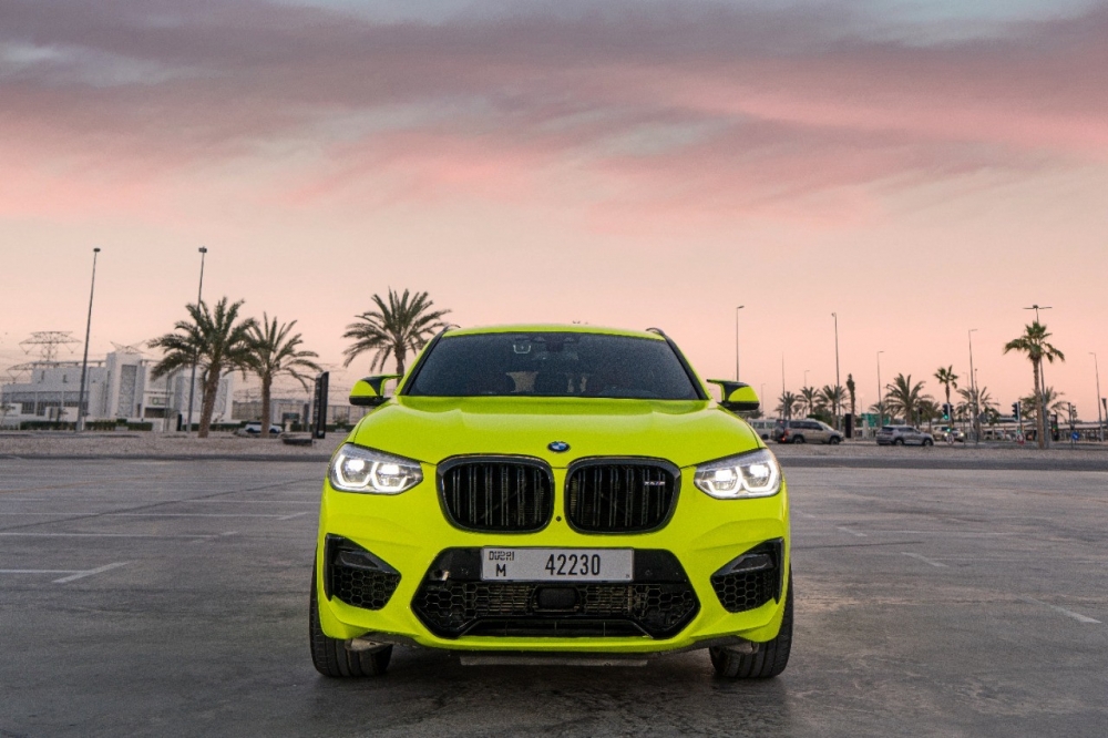 Светло-зеленый BMW X4 М Конкурс 2020 год