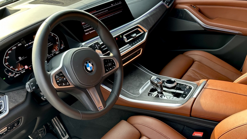 wit BMW X5 M50i 2021