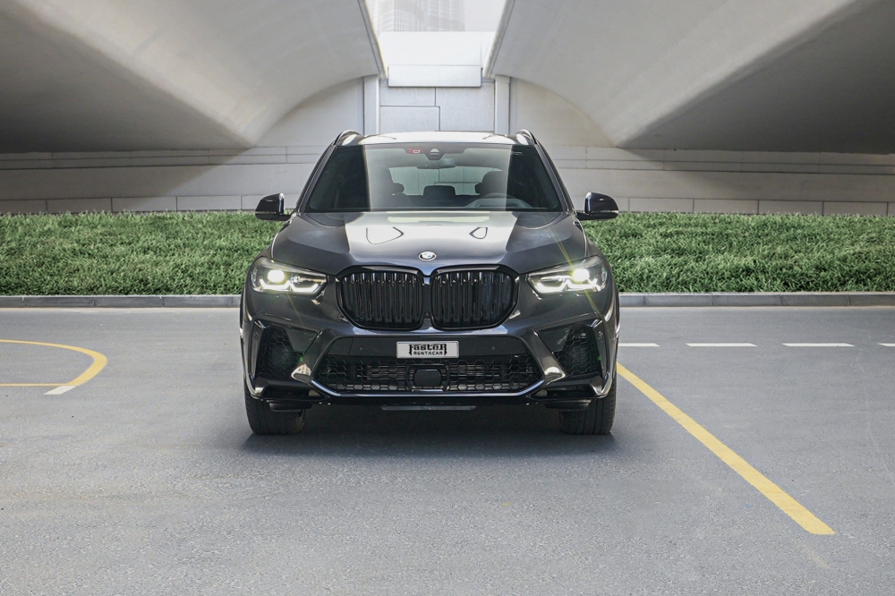 Серый металлик BMW Х5 2023 год