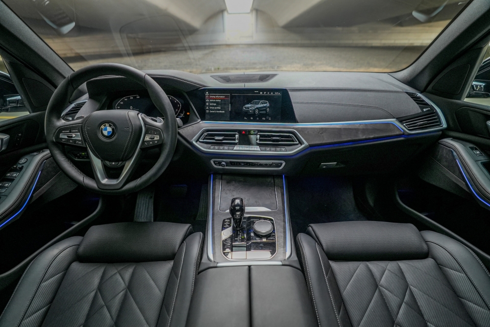 Серый металлик BMW Х5 2023 год