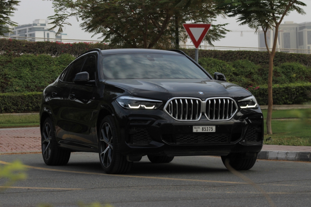 zwart BMW X6 xDrive40i 2022