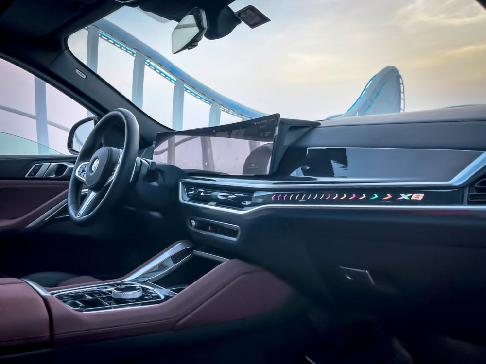 Серый BMW Х6 xDrive40i 2024 год
