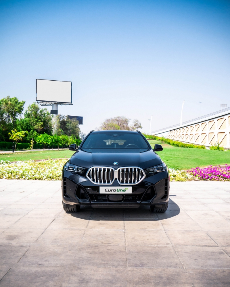 zwart BMW X6 2024
