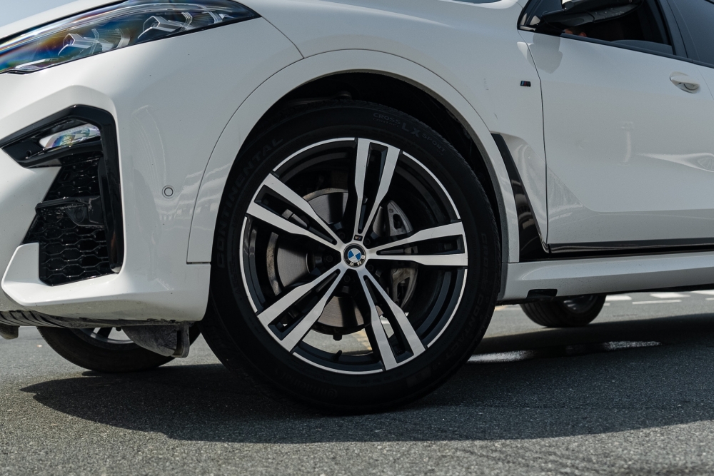 Белый BMW X7 М-комплект 2022 год