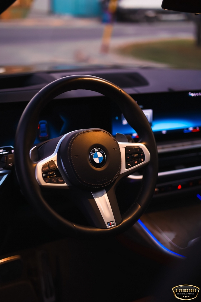 Черный BMW X7 М-комплект 2024 год