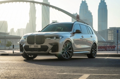 Rent BMW X7 M50i 2021
