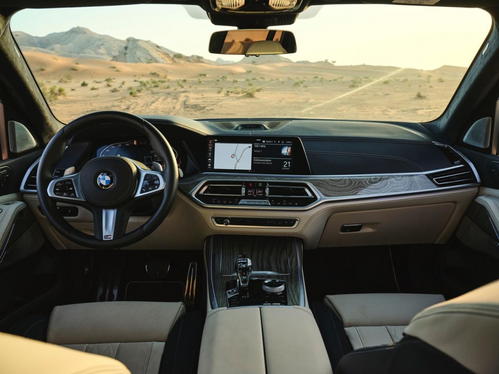 zwart BMW X7 2020
