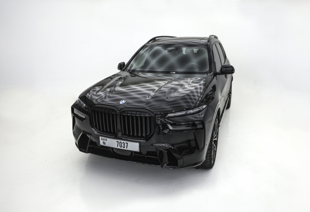 Black BMW X7 2024