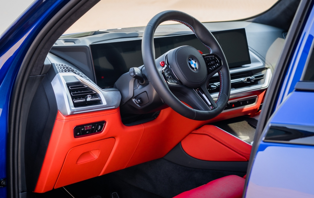 Blu BMW XM 2023