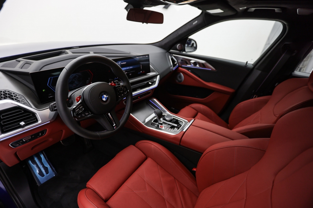 Blauw BMW XM 2023