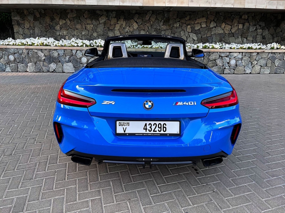 Mavi BMW Z4 2021