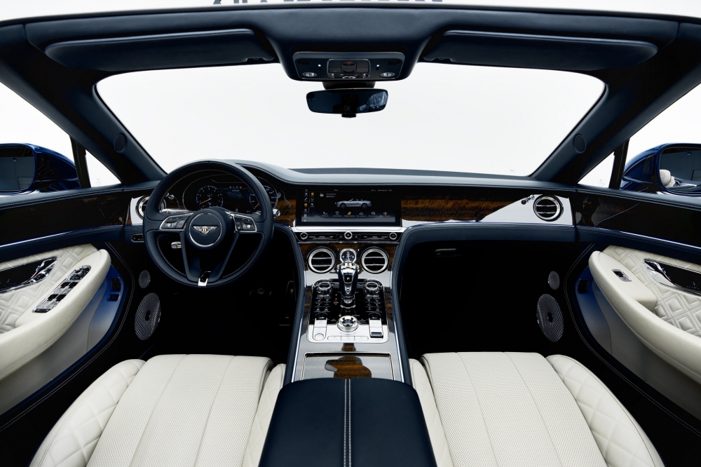 Blu Bentley Continental GT decappottabile 2020