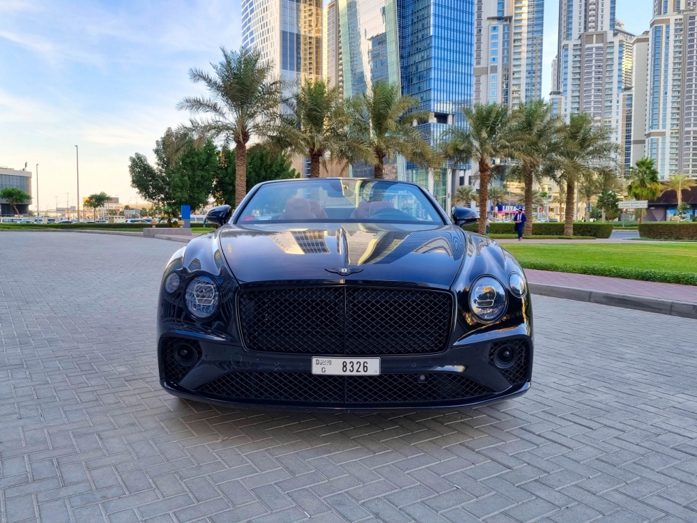 Nero Bentley Continental GT decappottabile 2020