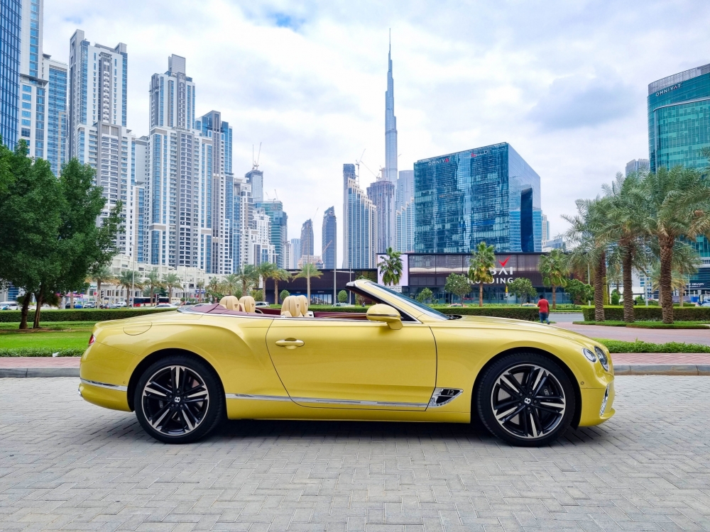 dorado Bentley Continental GT Descapotable 2021