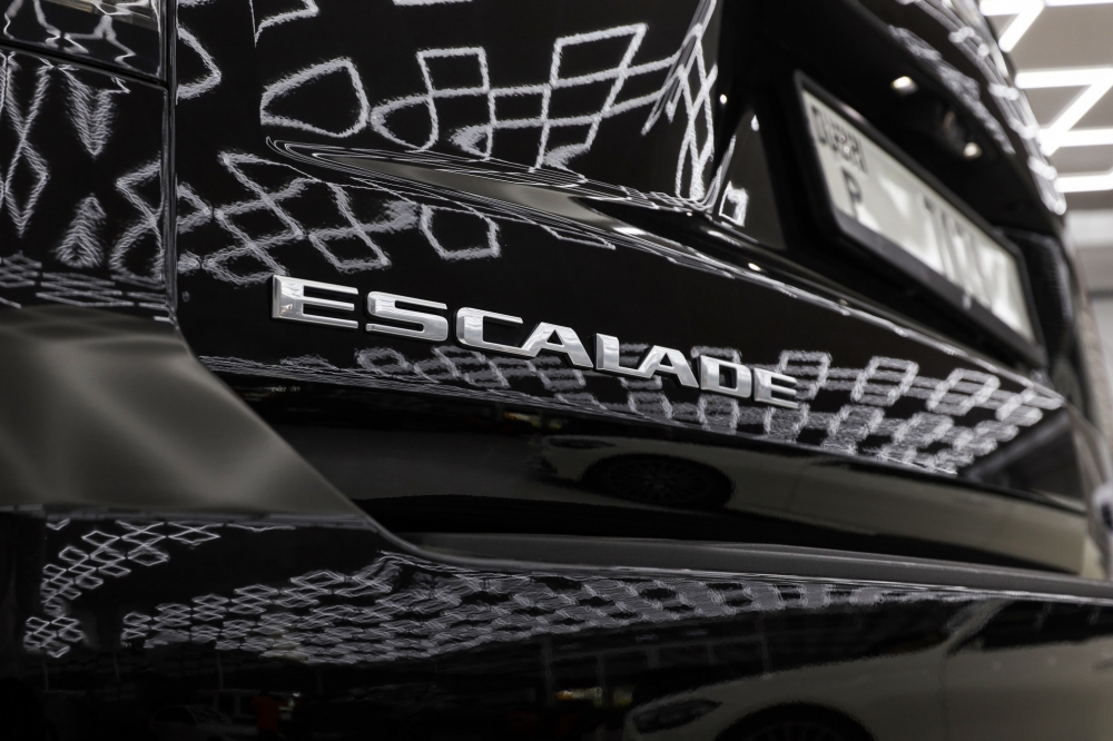 Black Cadillac Escalade Platinum Sport 2023