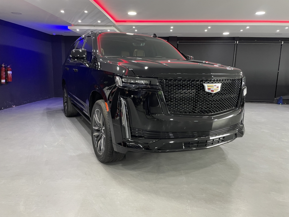 zwart Cadillac Escalade Platinum Sport 2023