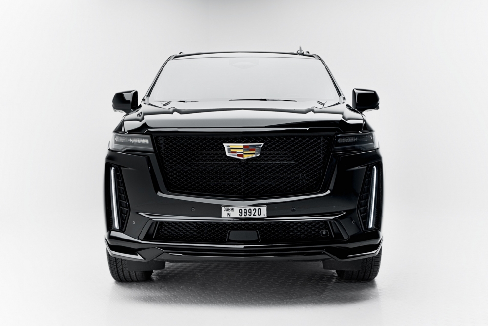 Siyah Cadillac Escalade V Serisi 2023