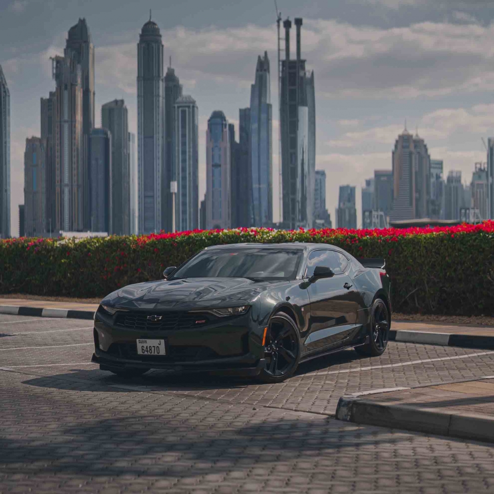 Черный Шевроле Камаро РС Купе V6 2020 год