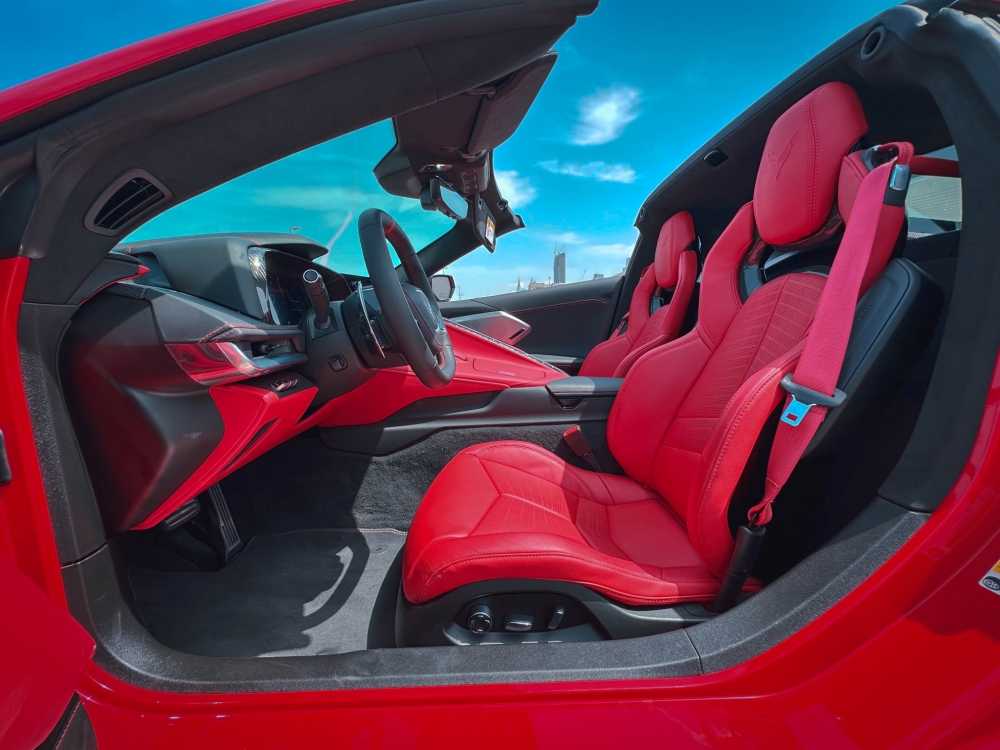 rood Chevrolet Corvette C8 Stingray Cabrio 2023