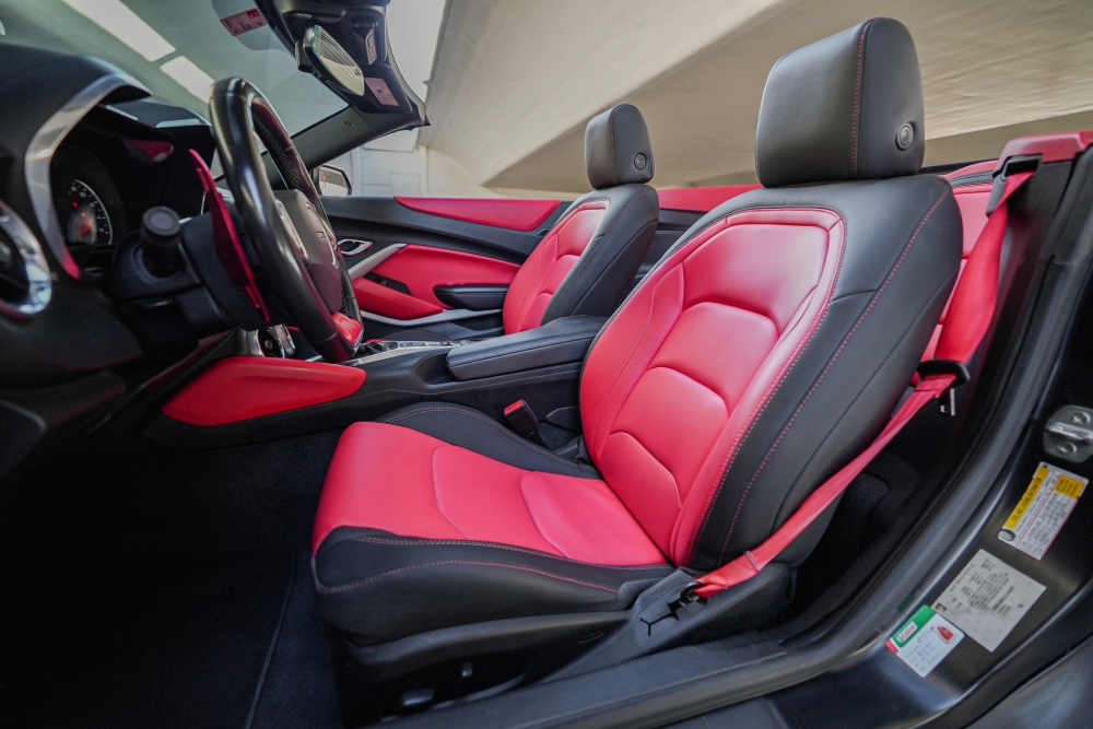 黑色的 雪佛兰 Camaro RS 敞篷 V6 2020