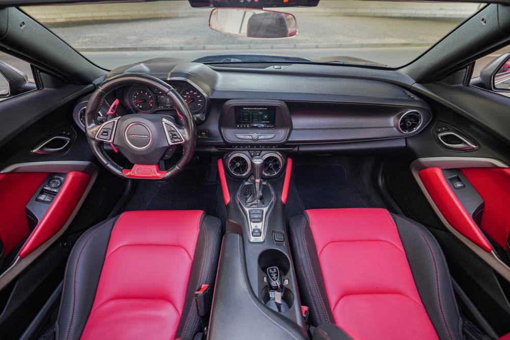黑色的 雪佛兰 Camaro RS 敞篷 V6 2020