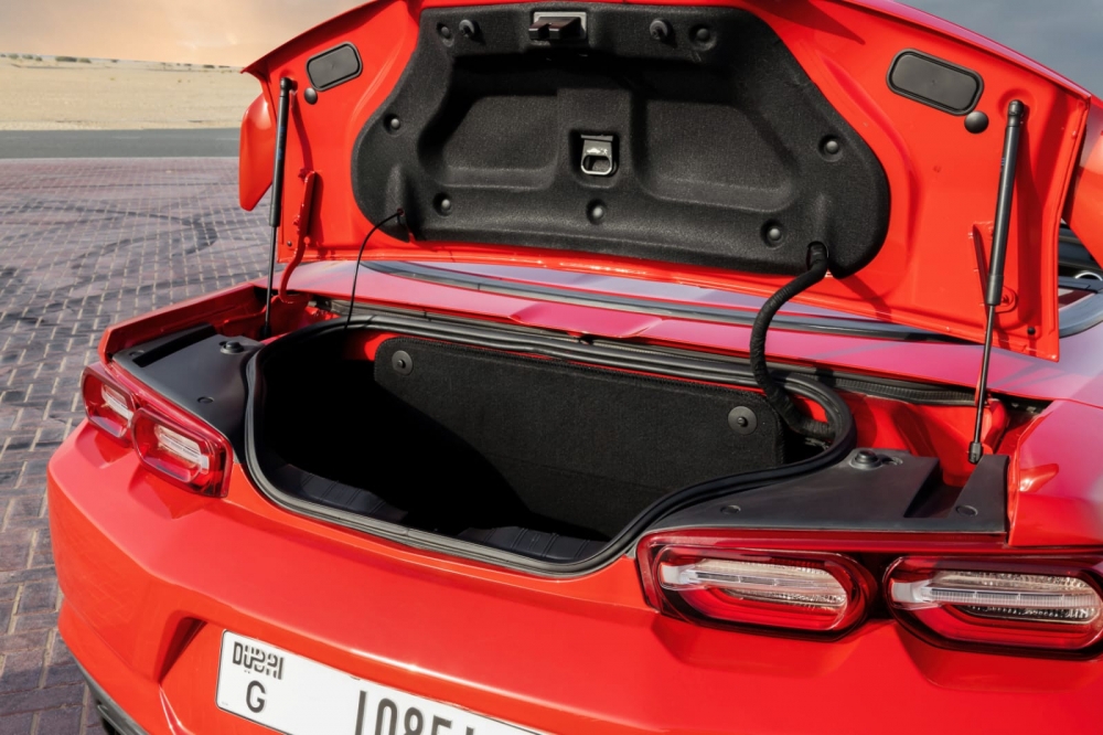 红色的 雪佛兰 Camaro RS 敞篷 V6 2021