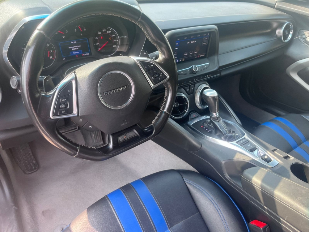 Grau Chevrolet Camaro RS Coupé V6 2020