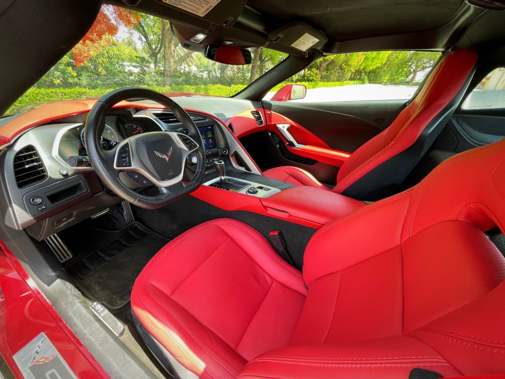Colore marrone Chevrolet Corvette C7 Stingray decappottabile 2019