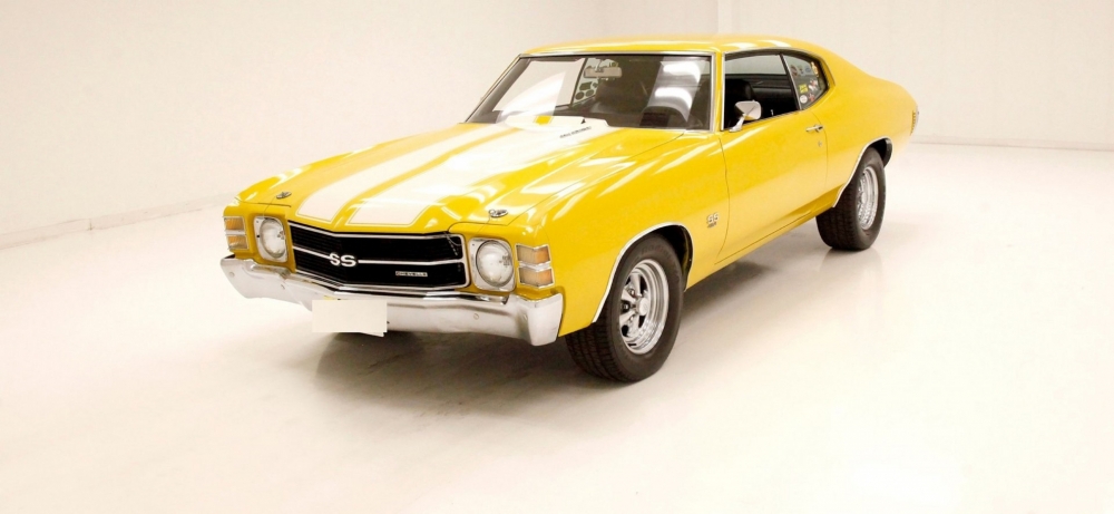 Amarillo Chevrolet Malibú clásico 1971