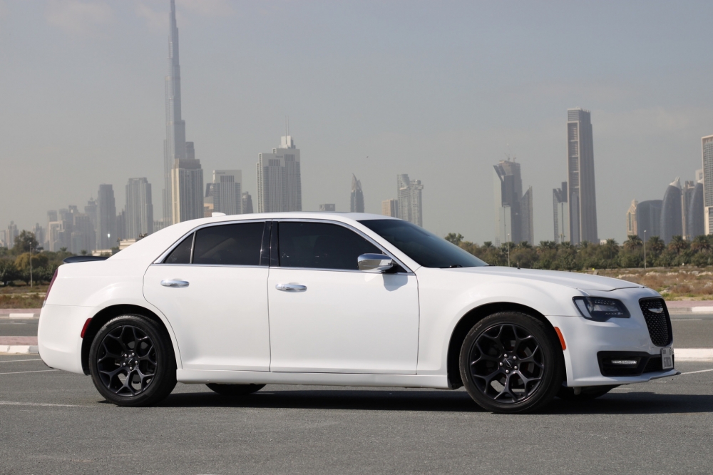 White Chrysler 300C 2020