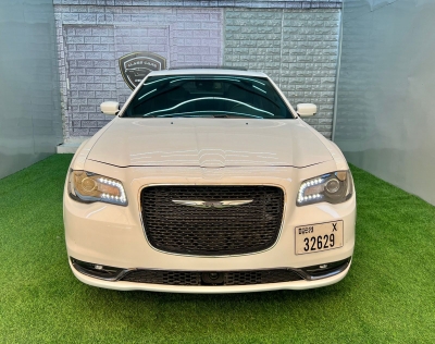 Rent Chrysler 300C 2020