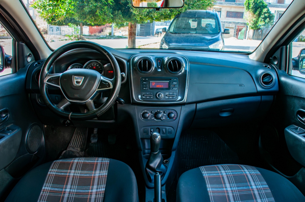 Maroon Dacia Logan 2021