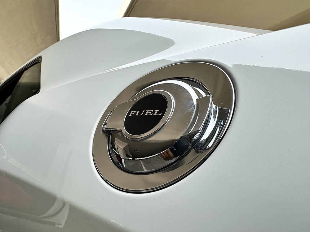 White Dodge Challenger RT V8 2021