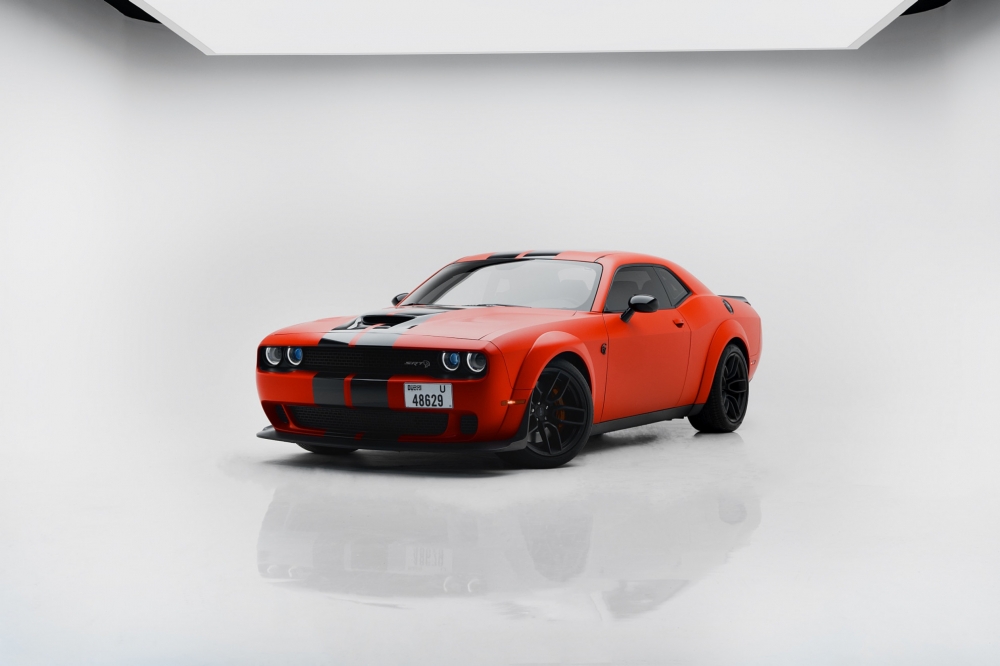 Red Dodge Challenger SRT Hellcat V8 2018