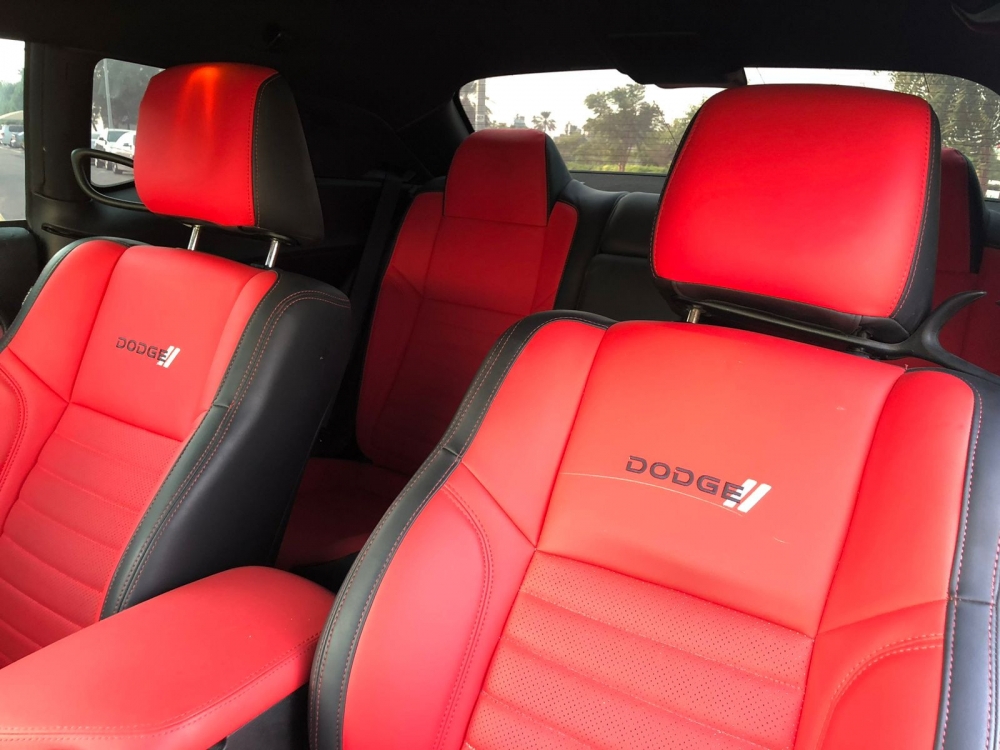 红色的 躲闪 挑战者 SRT 套件 V6 2020