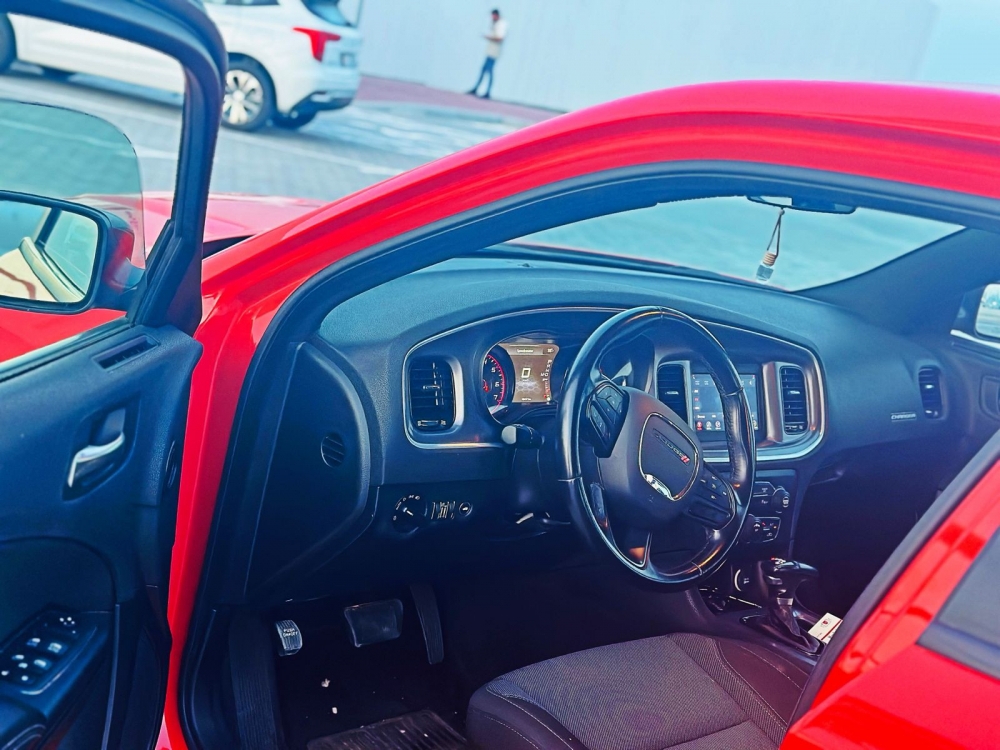 Red Dodge Charger V6 2021