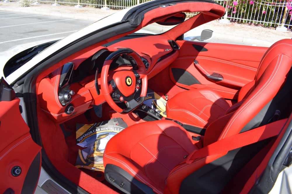 rood Ferrari 488 Spin 2018