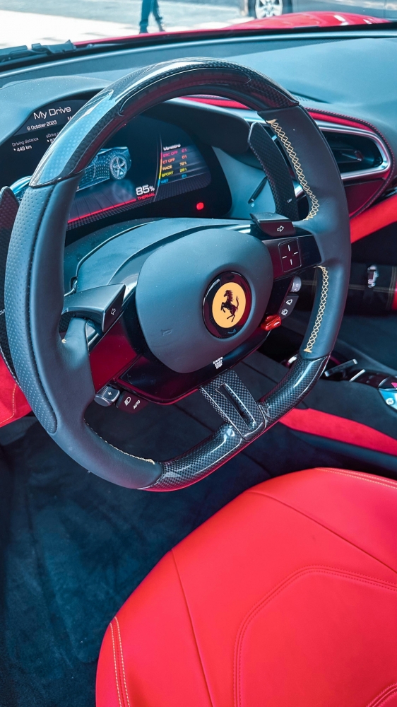 rojo Ferrari 296 GTB 2023
