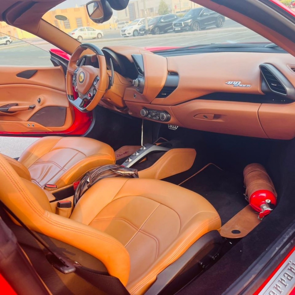 rouge Ferrari 488 Spider 2018